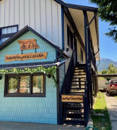 Los Departmentos La Casa Blanca