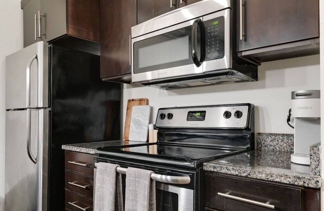Lovely 1-Bedroom Loft with Free Parking and Wifi