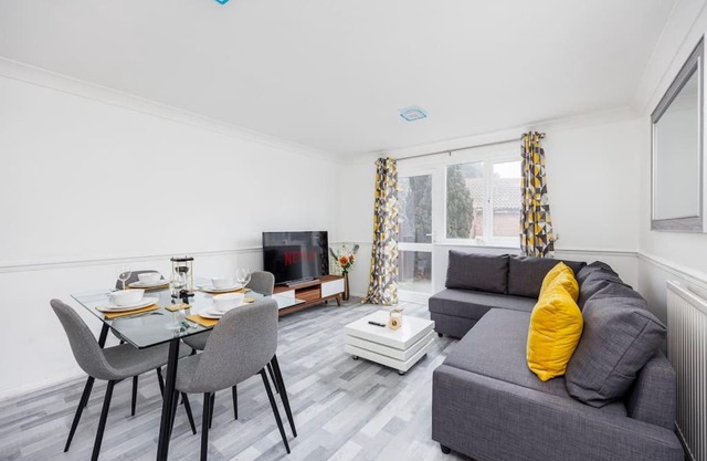 Lovely 2 Bed House in Grays.