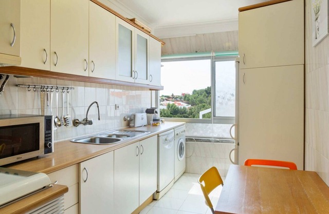 Lovely 2 Bedroom Duplex Apt w Terrace in Cascais