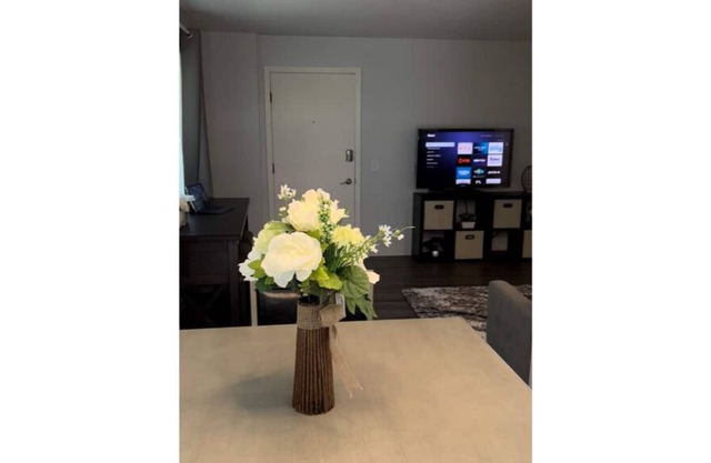 Lovely 2-bedroom unit with indoor fireplace