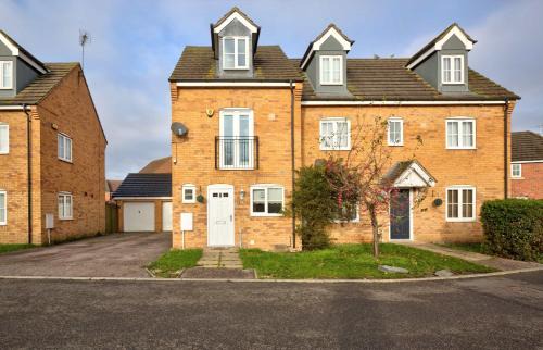 Lovely 3 Bedroom Home with Garden in Peterborough