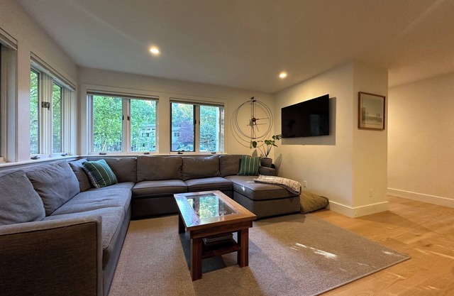 Lovely 3-bedroom house 3 miles south of Ketchum