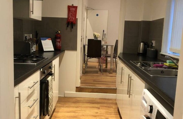 Lovely 4-bed House in Anfield all En-suite,
