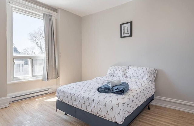 Lovely 4BedR in the heart of Mile-End ~ FREE Parking