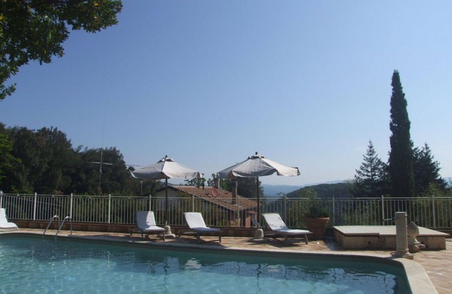 Lovely apartment for 4 guests with WIFI, pool, TV and patio