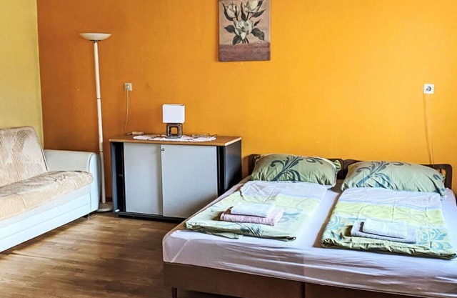 Lovely apartment for 5 guests with WIFI, pets allowed and parking