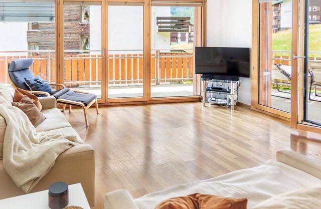 Lovely apartment for 6 guests with WIFI, TV and balcony