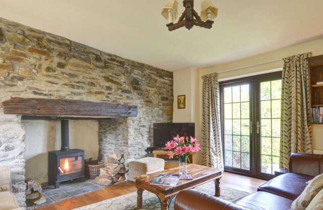 Lovely apartment in villa for 4 guests with WIFI, TV, pets allowed and parking