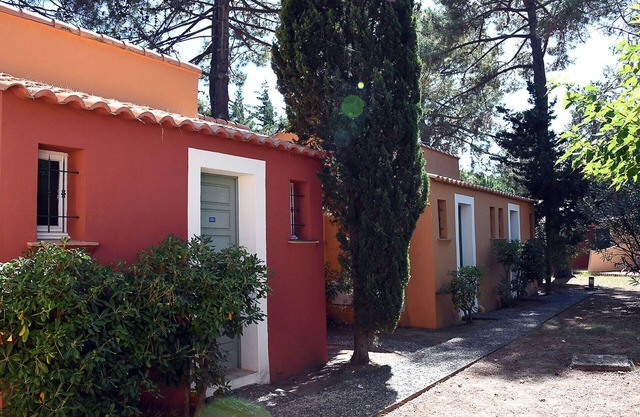 Lovely apartment in villa for 4 people with WIFI, pool, TV, terrace and pets allowed