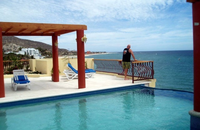 Lovely beachfront Condo short distance from Los Barriles