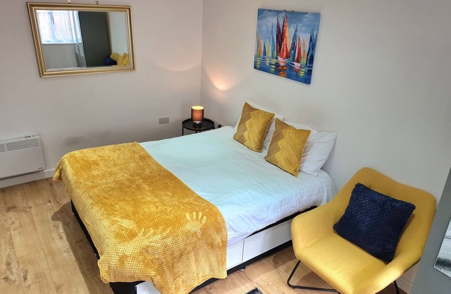 Lovely central studio/2bed - 5min to train station