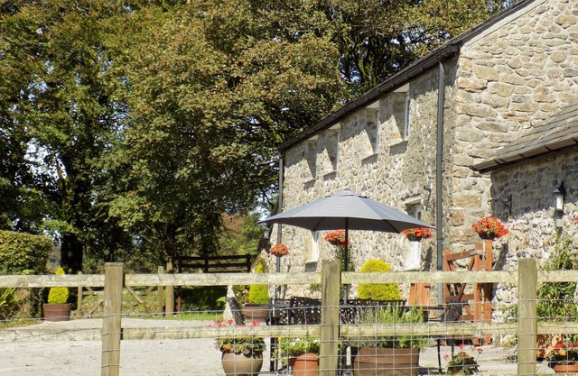 Lovely cottage situated in 40 beautiful acresn10% off for couples