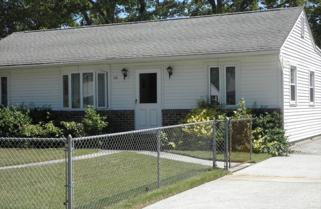 Lovely Family Ranch Home 2 blocks from the Bay & Spectacular Sunsets