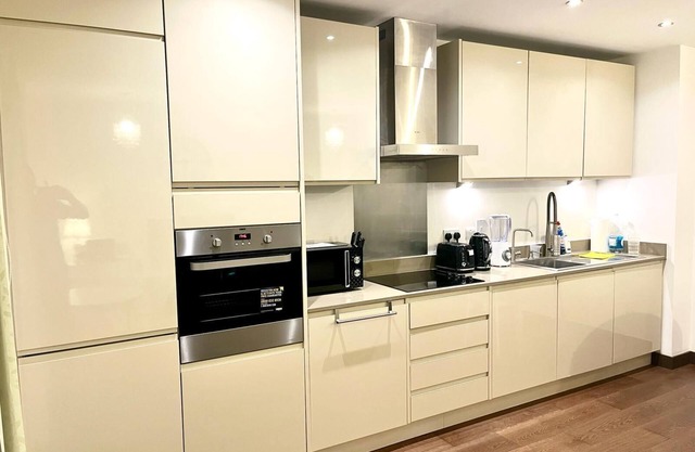Lovely Flat With Free Parking & Wheelchair Access