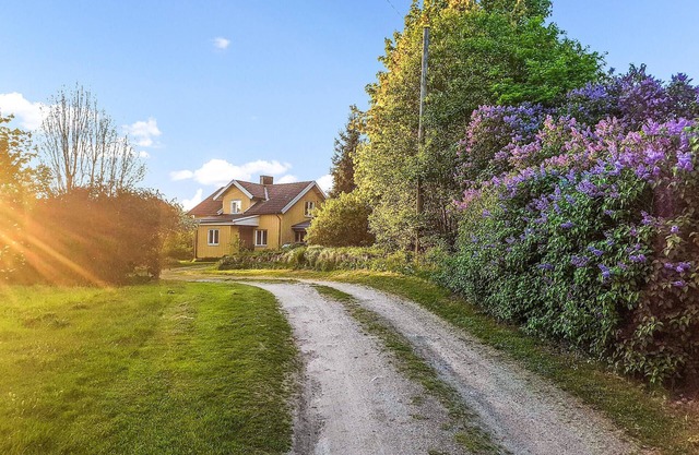 Lovely home in Berghem with WiFi
