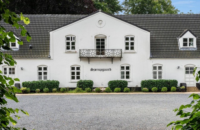 Lovely home in Nimtofte with WiFi