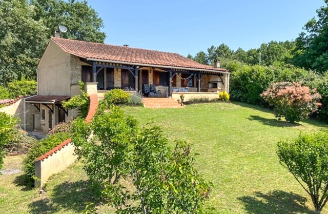 Lovely home in Villamblard with WiFi