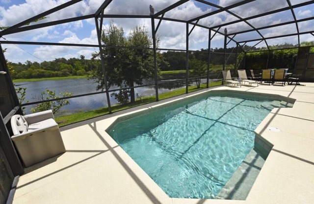Lovely Lakeside 4-Bed Pool Home at Villa Sol-3125