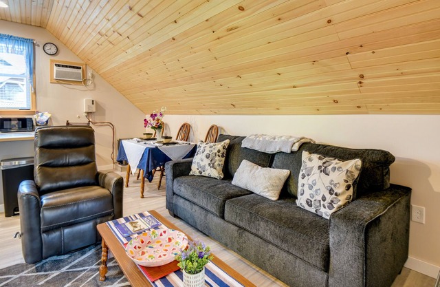 Lovely Maine Vacation Rental Near Hiking
