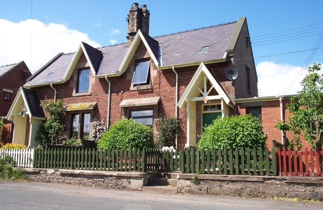 Lovely quiet cottage overlooking the Cheviot Hills, real fire, private gardens