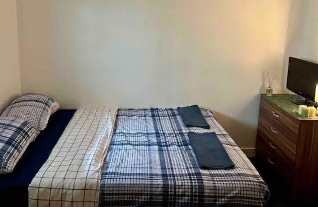 Lovely Quiet Double Room close to Albert Dock and City Centre