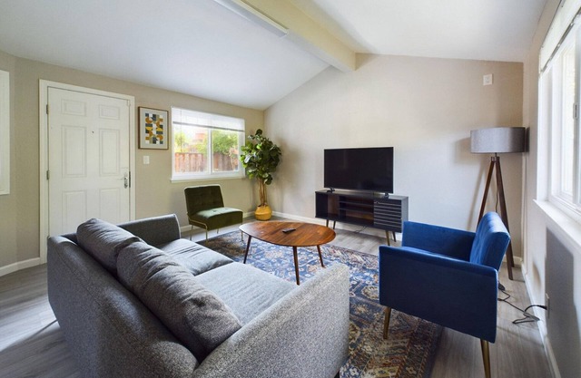 Lovely SouthHip San Jose 3BR, w/Garage, W/D, Backyard, by Blueground