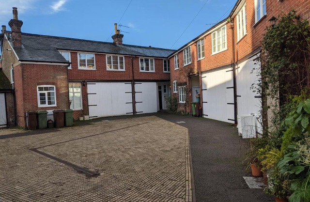 Lovely Stable mews in hidden location