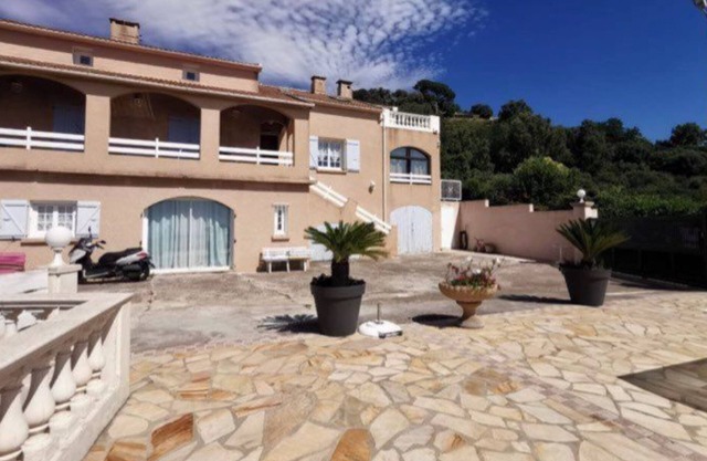 Lovely T3 apartment on the 1st floor of Villa ULibecciu facing the sea