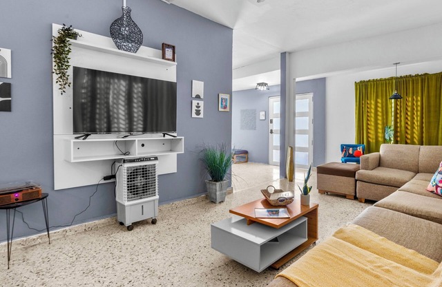 Low -Season Special; Big San Juan House -5 Min Beach & Airport W/Jacuzzi -Pool
