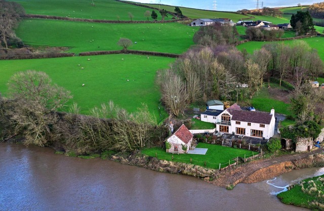 Lower Netherdowns