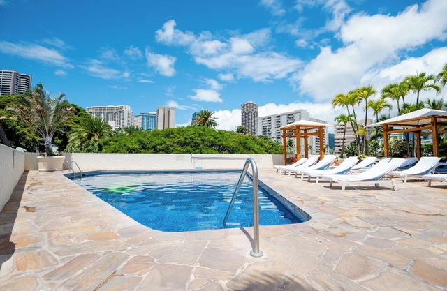Luana Waikiki by Tropical Escapes Realty