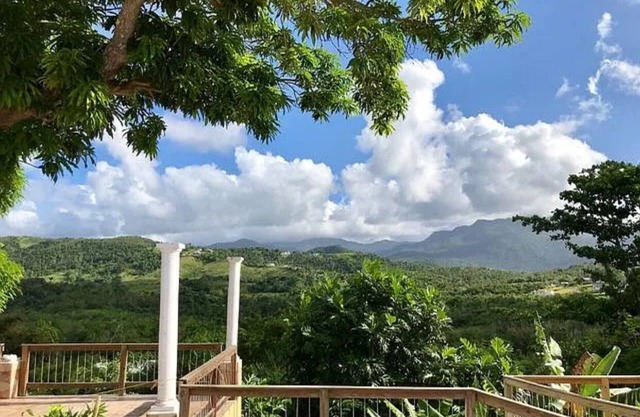 Lucky Luquillo's SOLAR El Yunque & Beach Retreat
