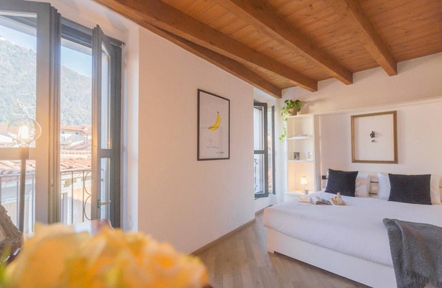 Luini 7 in Como With 2 Bedrooms and 1 Bathrooms