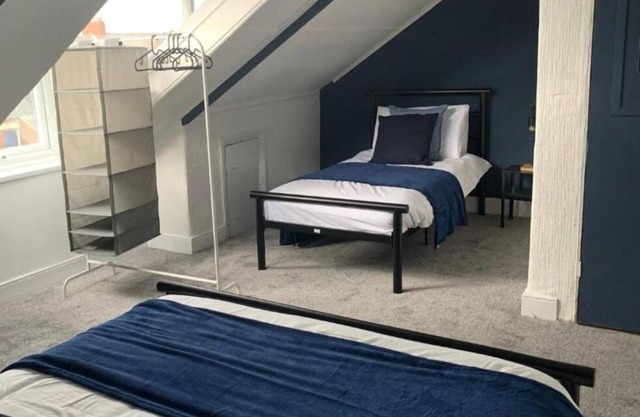 Lush 4 bdrm maisonette nr Ncle free wifi,parking