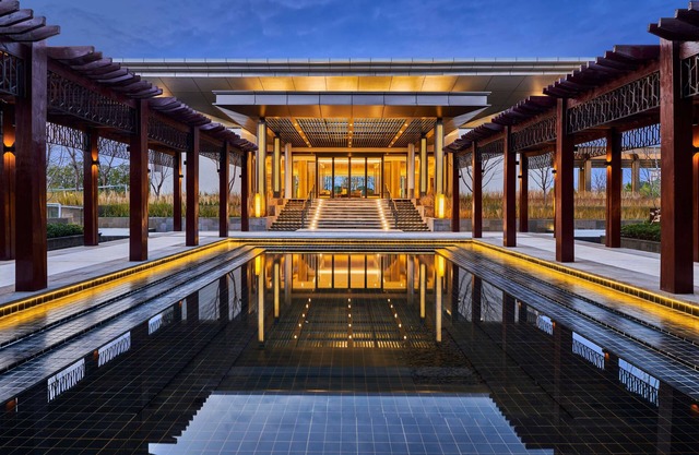 Lushan West Sea Resort, Curio Collection by Hilton