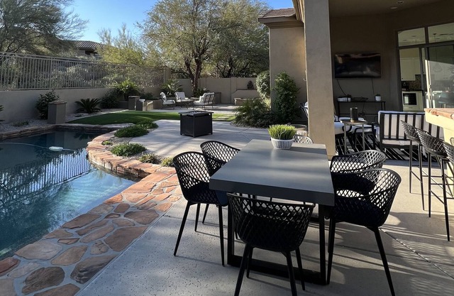 Lux Amenities 3BR, 2B Pool N Scottsdale Super Bowl, Golf Tour, Hike, Shop, Dine