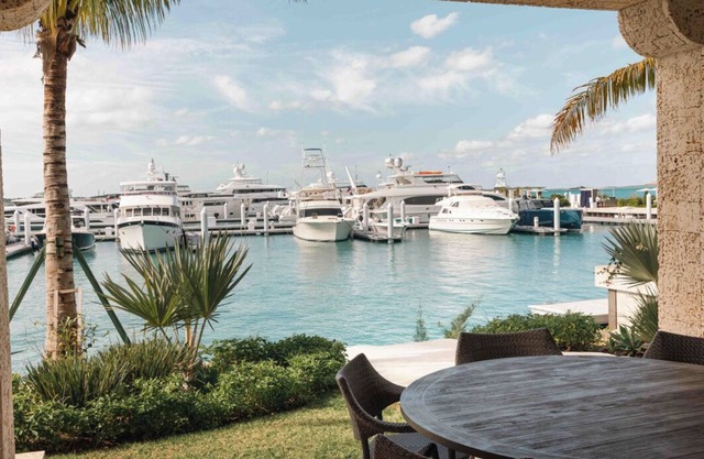 Lux Waterfront Cottage in Exclusive Briland Club w/Marina, Beach, Pickleball