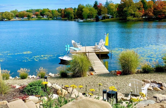 Luxe 4 Bed/3 Bath Stunning Full Lakefront Private Beach/Chautauqua/Lily Dale