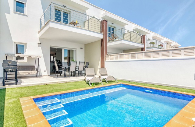 Luxe Home With Private Swimming Pool