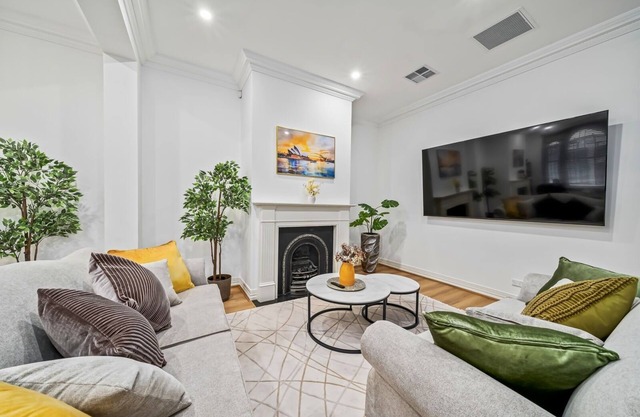 Luxe Living Terrace by The Star: 3-Level Luxury in Sydney's Vibrant Heart