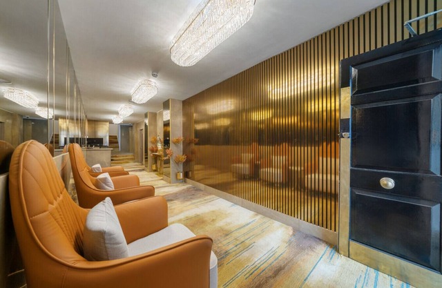 Luxe Mayfair Two Bedroom with Hotel Finish H5
