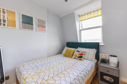 Luxurious 1-Bedroom Apartment in Kensington