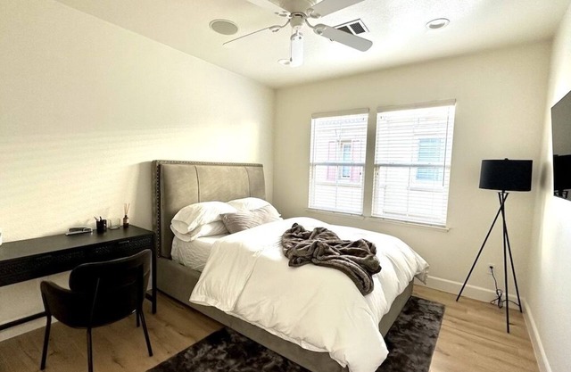 Luxurious 2 bed 2 bath Townhome