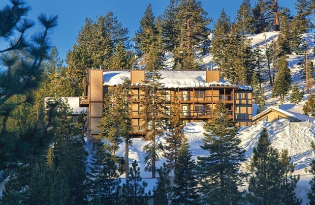 Luxurious 2BR/2BA Suite Steps From Heavenly Mtn. Ski Lifts