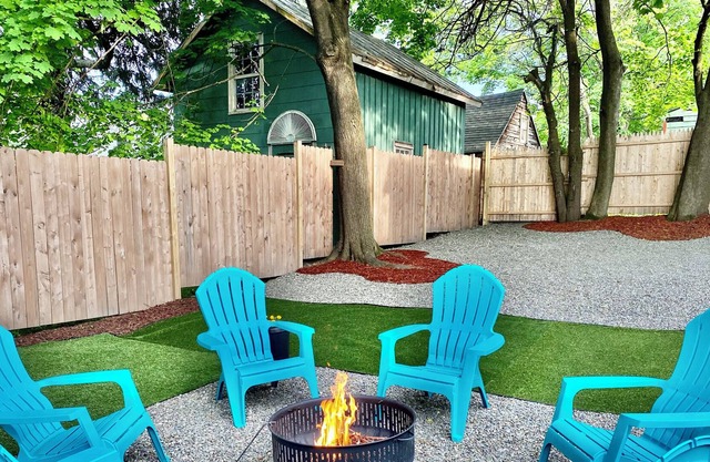 Luxurious 3 BD 2 BA home with an office.Only a 9 min walk to Warren Street.