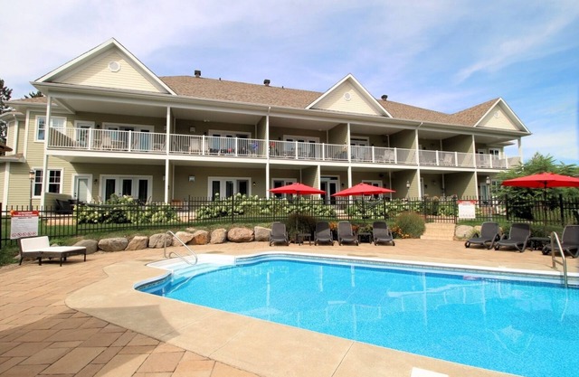 Luxurious 3 bedroom condo. 2 minutes from beautiful Mont Bromont. CITQ#248275