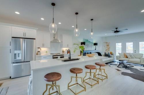 Luxurious 3 BR Distillery District Townhouse