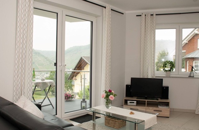 Luxurious 4 * new apartment, 75sqm + 55sqm Mosel Castle View, Koblenz / Dieblich