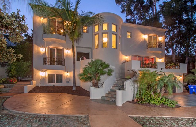 Luxurious 4200 Sq Ft 6 Bedroom Mediterannean Villa